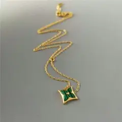 【極美品】18 K金のネックレス白貝の菱形のクローバーのペンダント鎖骨チェーij