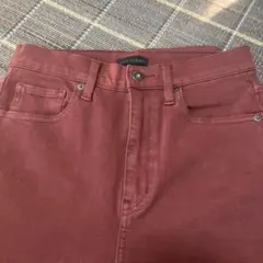 ユニクロ　スキニーパンツ　ストレッチあり　えんじ色