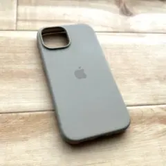 純正互換品 iPhone15 シリコンケース クレイ cray