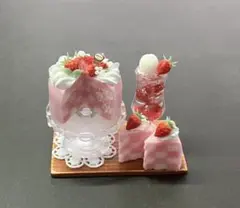 イチゴのサンセバスチャンケーキセット
