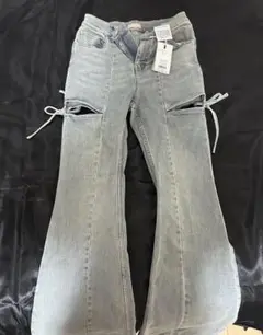 カットアウトリボンデニムパンツ