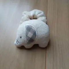 ラトル クリーム色