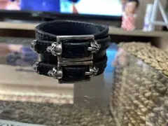サーティーンデザインズ　リストバンド