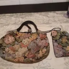 ※お値下げ※花柄刺繍ハンドバッグと小物入れセット❣️