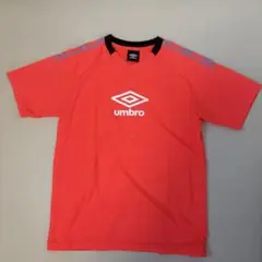 umbro オレンジ Vネックシャツ