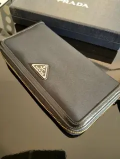 PRADA長財布