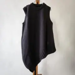 MM6 Martin Margiela ニットベスト アシンメトリー ブラック MM6 Martin Margiela ニットベスト アシンメトリー ブラック