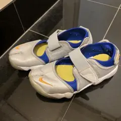 NIKE エアリフト