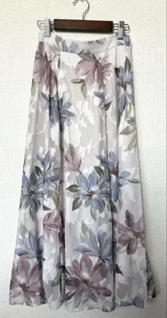 【美品】Noela　花柄　スカート