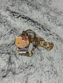 日焼けキティ キーホルダー ドンキ アベイル