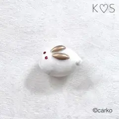 帯留め「天然石の雪うさぎ」ホワイトジェイド 翡翠