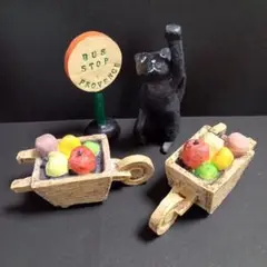 バス停と猫の置物セット