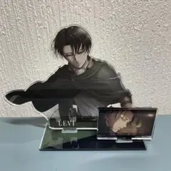 進撃の巨人　リヴァイ　アクリルスタンド