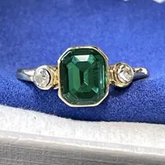 ✴️777円均一✴️グリーン＆ホワイトキュービックジルコニアリング