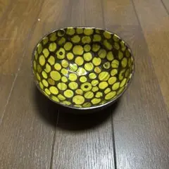 ドット模様の陶器ボウル