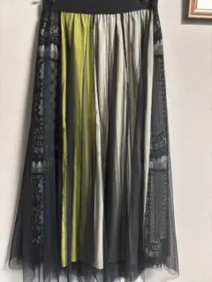 ジネス　チュールスカート