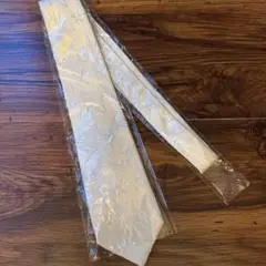 ホワイトエンボスネクタイ Forme