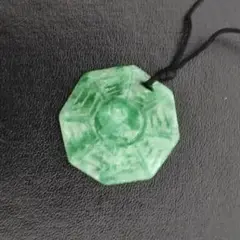翡翠　ネックレストップ　天然石　ペンダントトップ
