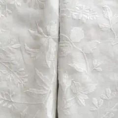 ホワイト 刺繍入り レースカーテン2点
