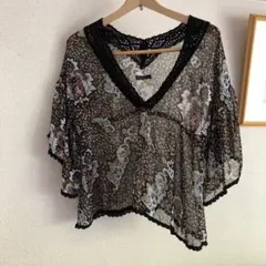 透け感のあるブラウスＬサイズ
