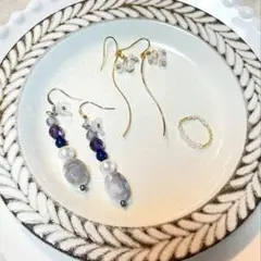 【SALE！】¥500 ハンドメイドアクセサリーピアス3つ