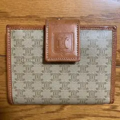 二つ折り財布35