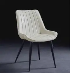 ベージュのおしゃれなダイニングチェア