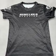 rebellious behavior ラッシュガード