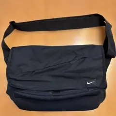 Nike ブラック メッセンジャーバッグ
