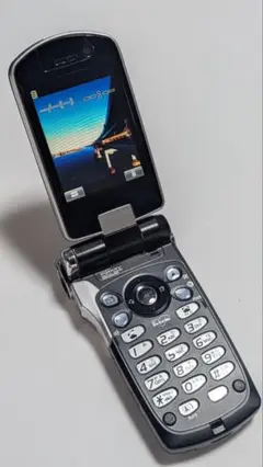 ドコモ P900iV クラウドブラック FF7AC ファイナルファンタジー 携帯 ドコモ P900iV クラウドブラック FF7AC ファイナルファンタジー