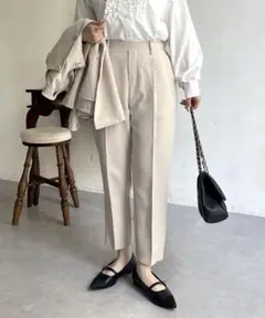 プロズヴェールセンタープレステーパードパンツ