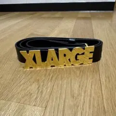 XLARGE 黒いベルト 金色ロゴ
