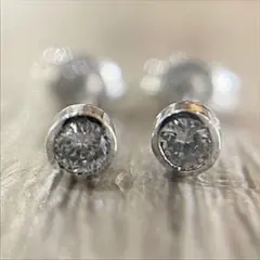 プラチナ900 天然ダイアモンド ピアス 0, 05キャラット×2