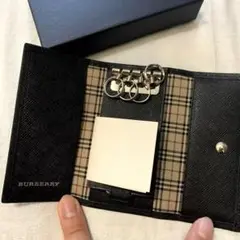 新品未使用　BURBERRY ブラック レザー キーケース　黒　バーバリー