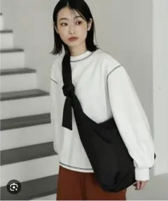 ラコレ ワンノットパテッド ショルダーバッグ 黒