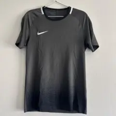 Nike ブラック グラデーション 半袖シャツ