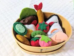 ハンドメイド　フェルトままごとセットミニ