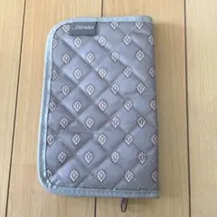 新品　les OLIVADESキルティングパスケース 母子手帳　万能ポーチ