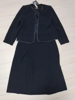 黒のスカートスーツ 礼服　バイヤス