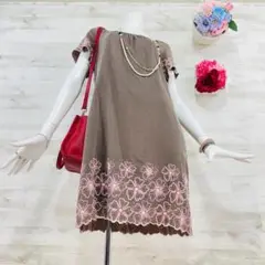 トッカ 半袖フラワー刺繍ひざ丈ワンピース Mサイズ 茶色 アースカラー