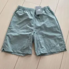 タグ付き新品　New Balance ハーフパンツ　140㎝
