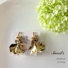 ▪ゴールド×クリア花びらチャーム×ccbビーズチャームピアス／イヤリング