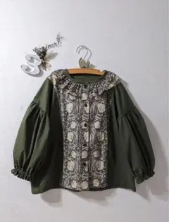フリル付き　オリーブ　グリーン　シャツ　ハンドメイド作家さん作品　新品未使用