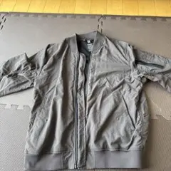 グレー ジップアップジャンパー
