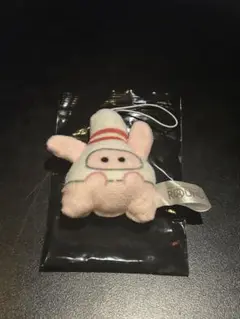 オバケーヌラウンドワンコラボのマスコットぬいぐるみ