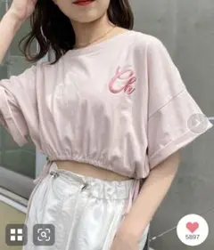 chico クロップドサイドリボンロゴTシャツ