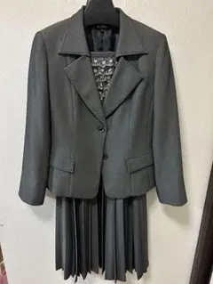 グレー ジャケットとプリーツスカート セット
