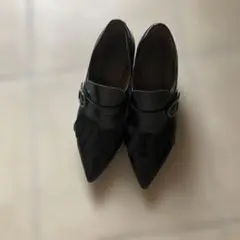 ADOREフリンジ付き黒ポインテッドトゥシューズ