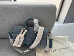 Item thumbnail for item 77b7b47f-226f-4be0-8ee9-4a48f238b8a2