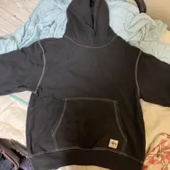 Stussy ブラック フード付きスウェット